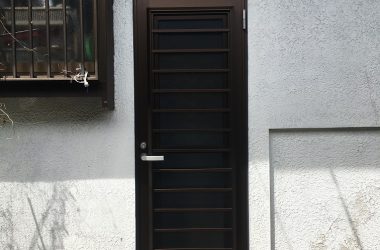 勝手口ドア(施工後)