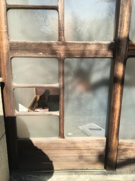 ガラス修繕(施工前)