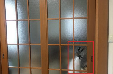 ガラス修繕(施工前)